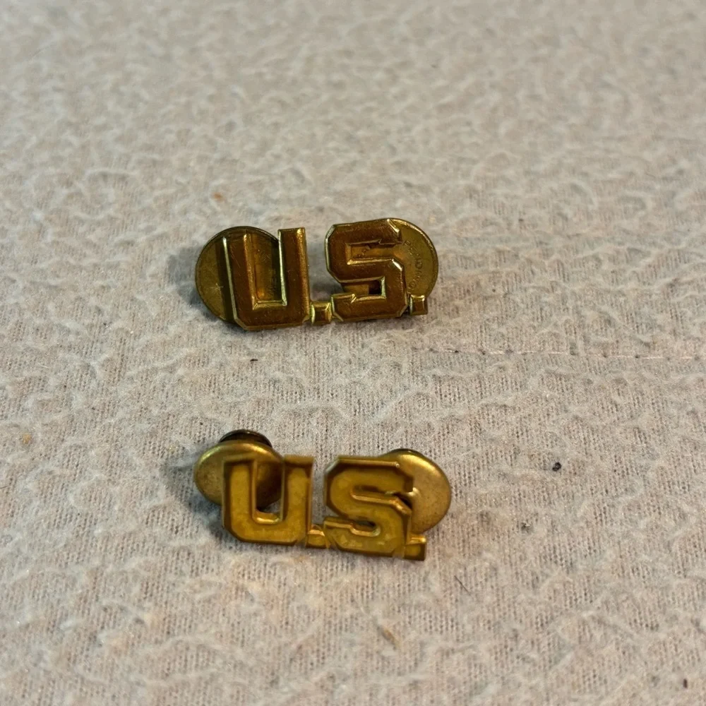 Vintage Lot of 21 World War II & U.S. Army Insignia Collectible Push Pins Badge